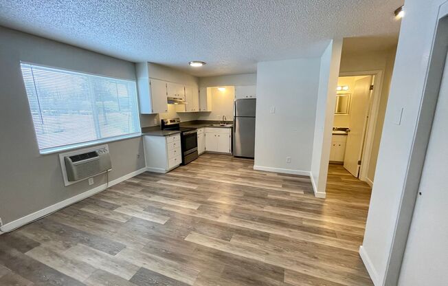 1 bed, 1 bath, 800 sqft, $1,000, Unit 4