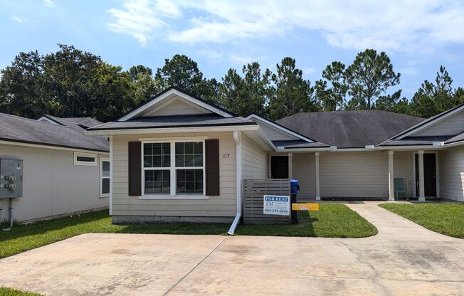 GREAT PRICE ON THIS 18mo LEASE - A 3/2 Duplex READY FOR IMMEDIATE MOVE-IN - 12 mo LEASE also available!