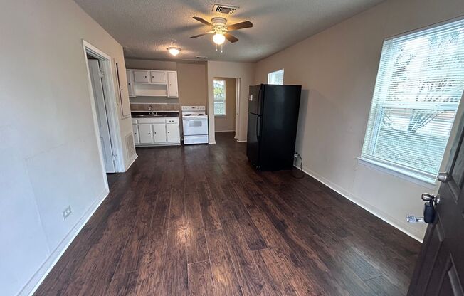 **COMING SOON!* 2 Bedroom 1 Bath Unit Near The Alamodome!