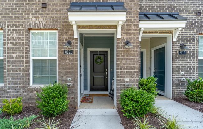 Beautiful, Spacious 3 Bedroom Townhome in Henrico Ready October 1st!