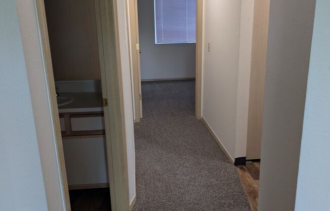 2 beds, 1 bath, 800 sqft, $1,405, Unit 1897-76