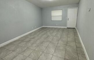 2 beds, 1 bath, 840 sqft, $950, Unit Unit 2