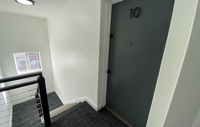 Studio, 1 bath, 400 sqft, $2,000, Unit 10