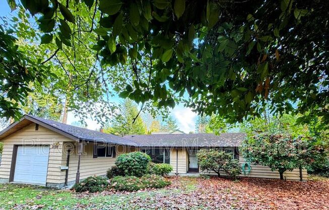 3100 ARMSTRONG LN NE