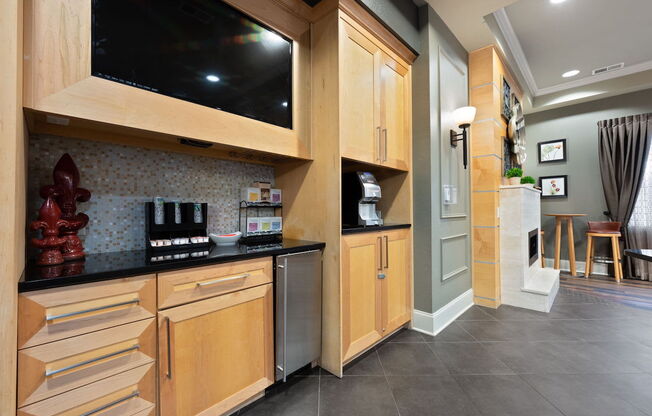 clubhouse kitchen with beverage station at Fenwyck Manor Apartments