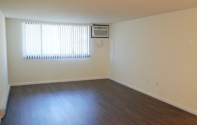 1 bed, 1 bath, 700 sqft, $1,149, Unit 4533-1