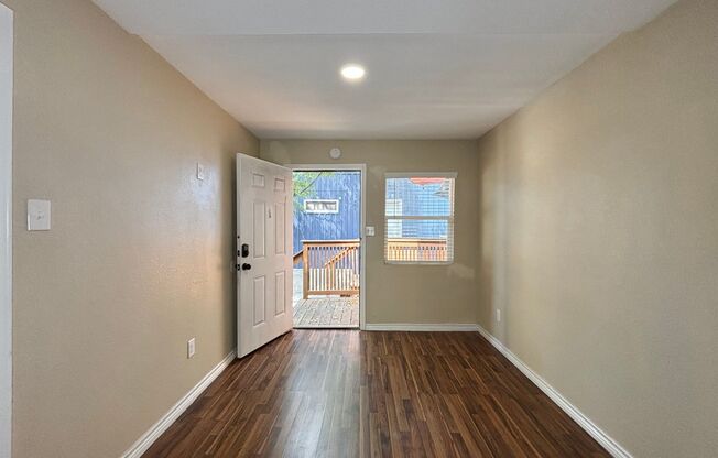 1033 RIVAS ST