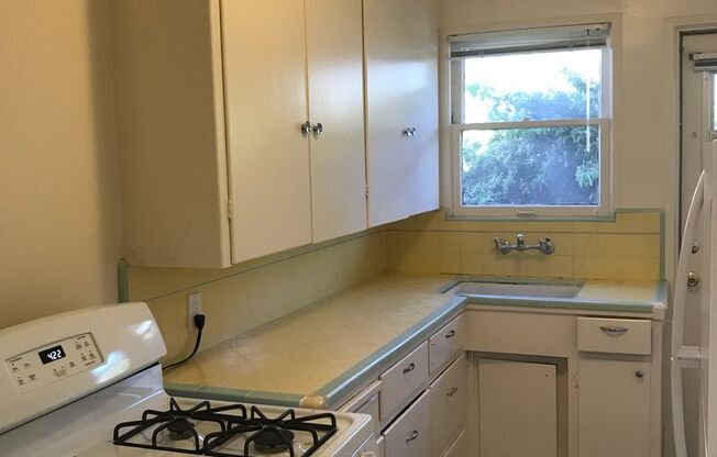 1 bed, 1 bath, 620 sqft, $2,000