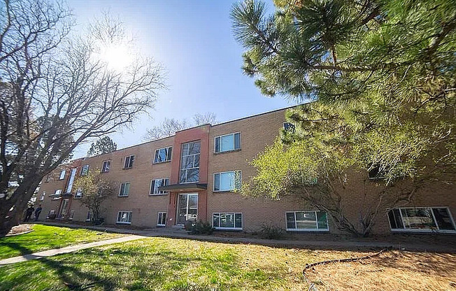 COTTONWOOD APARTMENTS