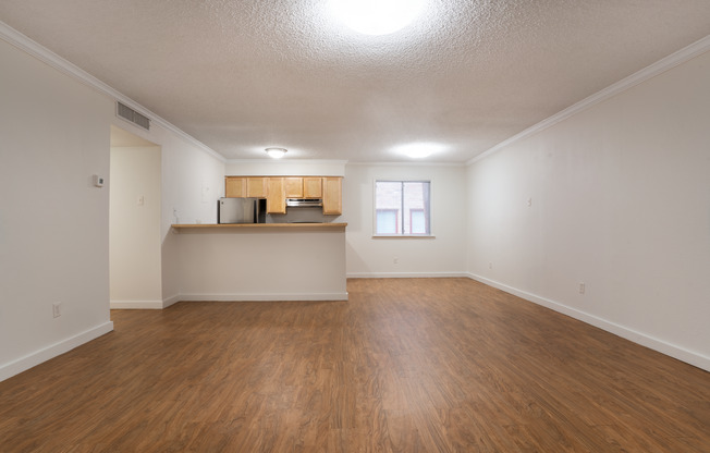 2 beds, 1 bath, 1,000 sqft, $1,738, Unit 24F-110