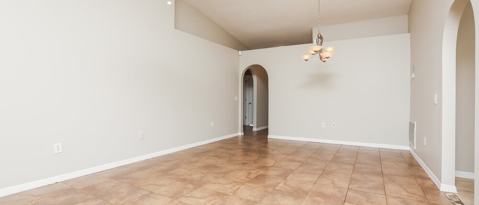 2208 KINGSCREST CIR