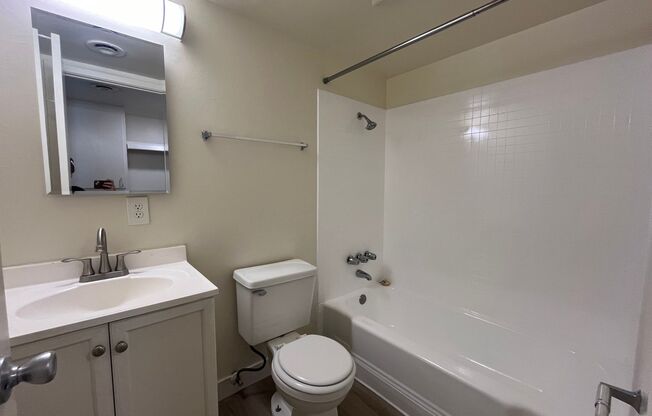 1 bed, 1 bath, 600 sqft, $1,195, Unit 124B