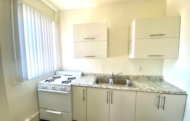 1 bed, 1 bath, $1,550, Unit C08