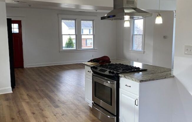 Gorgeous Parkville 3bd/3ba with 4th bd in Fin Bsmt. CAC! W/D! More! Available 5/15