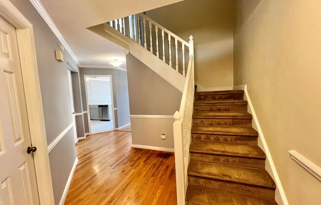 Gorgeous 3BD, 2.5BA Raleigh End-Unit Townhome with Tons of Natural Light in a Quiet Neighborhood