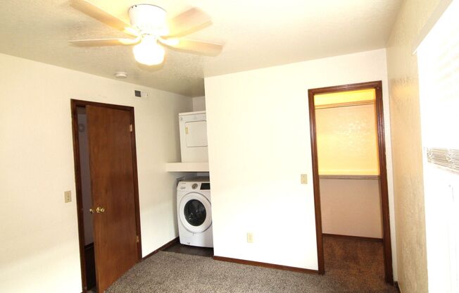 2 beds, 1 bath, 850 sqft, $850, Unit 11B