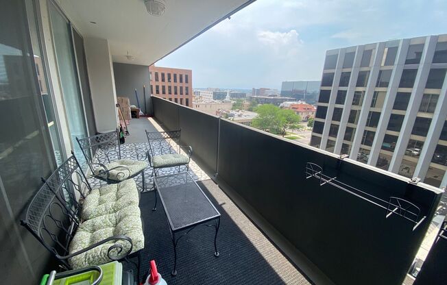 2 beds, 2 baths, $2,100, Unit # 7E