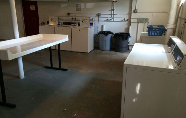 2 beds, 1 bath, $1,895, Unit SQ-189-3