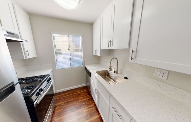 Studio, 1 bath, 500 sqft, $1,829, Unit 211