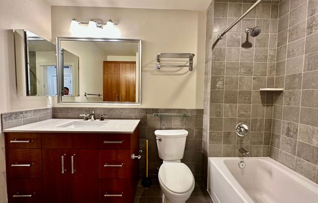 Studio, 1 bath, $2,275, Unit 324