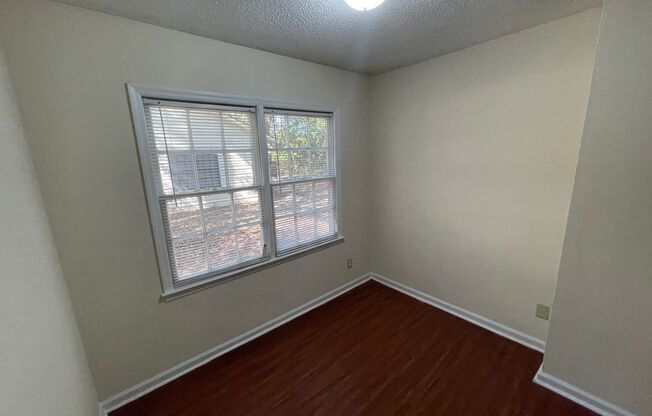 2 beds, 1 bath, $750, Unit 2257