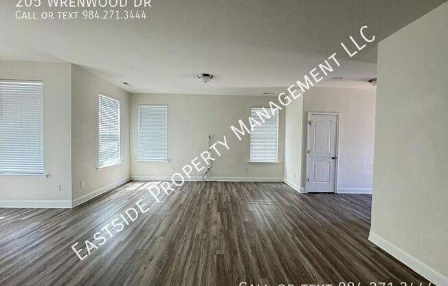 205 WRENWOOD DR