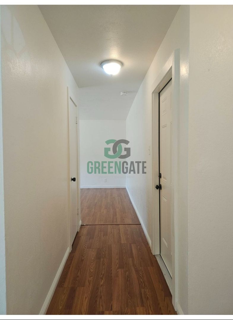 3 BEDROOM 2 BATH HOME MOVE IN READY IN MODESTO!