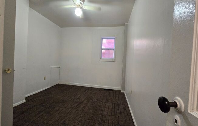 2 beds, 1 bath, $950, Unit Unit 1