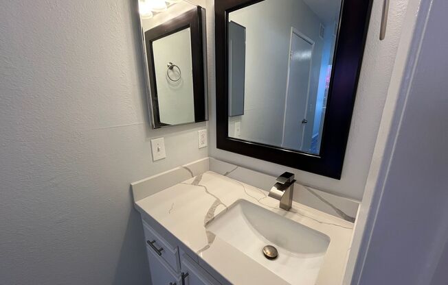 2 beds, 2 baths, 895 sqft, $1,998, Unit 316