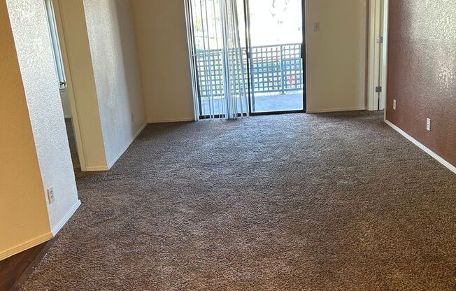 2 beds, 2 baths, 957 sqft, $1,015, Unit 22