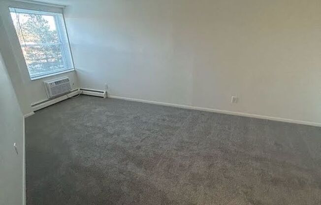 2 beds, 1.5 baths, 1,030 sqft, $1,475, Unit 414