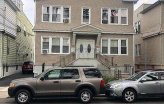413 N 12 ST