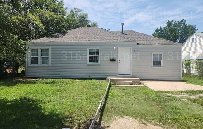 $995 - 3 bedroom / 1 bathroom - Single Family Home