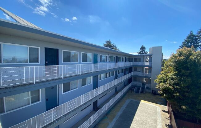 1 bed, 1 bath, 700 sqft, $1,645, Unit 302