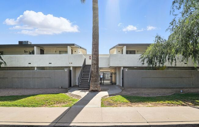 Heart of Phoenix Living – Modern 1BR with Amenities