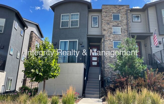 3 Bed/2.5 Bath Townhome, 1999 sq ft, 2160 Meadows Blvd Unit A