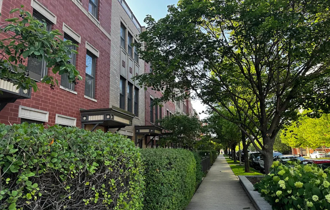 1002 N CROSBY