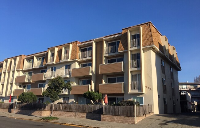 933 Shoreline Unit 206 - 30% Rental Fee