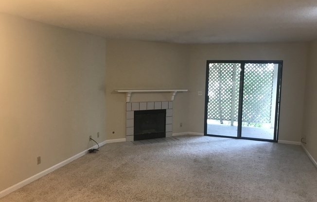 Beautiful 2 bed + 2 bath condo conveniently located in west San Jose