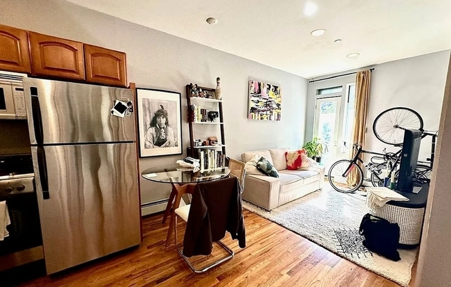 1095 BEDFORD AVE