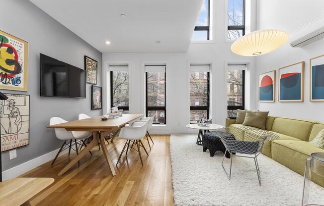 385 JEFFERSON AVE