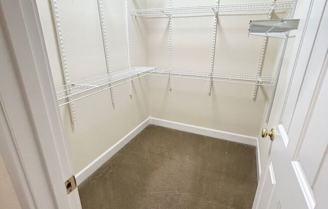Elegant 3 Bed + Loft + Bonus End Unit in Rosewood Commons – 3-Car Garage, A/C, Prime Location