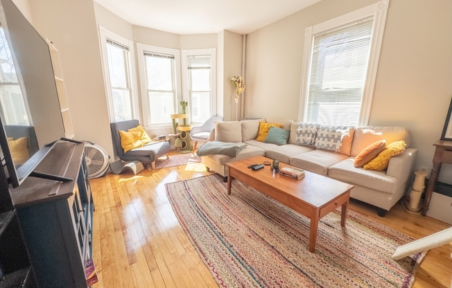 35 1/2 Essex Street