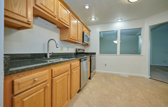 2 beds, 2 baths, 1,550 sqft, $2,290, Unit 6561