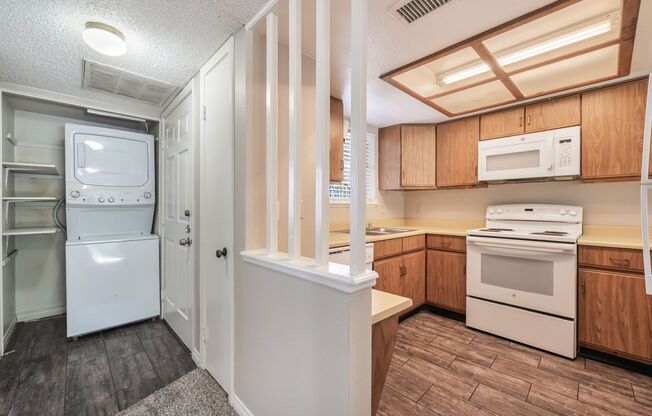 2 beds, 2 baths, 892 sqft, $1,150, Unit 1