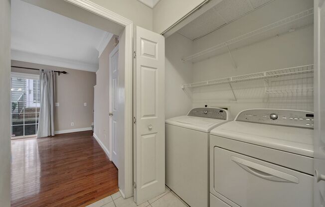 Lovely 2 Bed 2.5 bath Townhome in Steele Creek Area of Charlotte!
