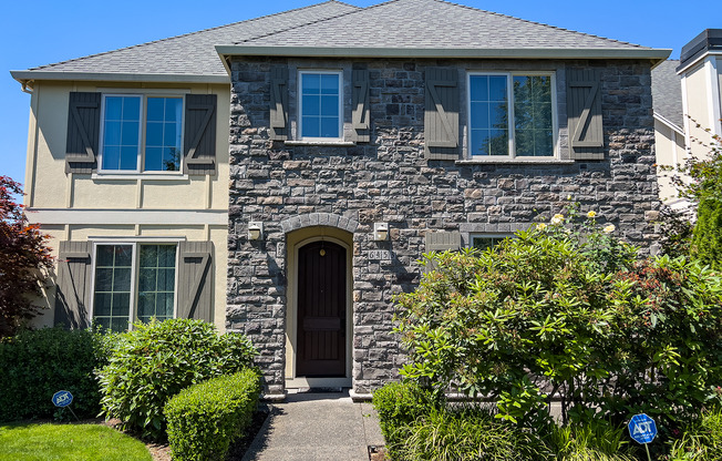 Fantastic and Cared for 4 Bed, 3 bath home in Portland's Bethany Neighborhood. Custom Home!