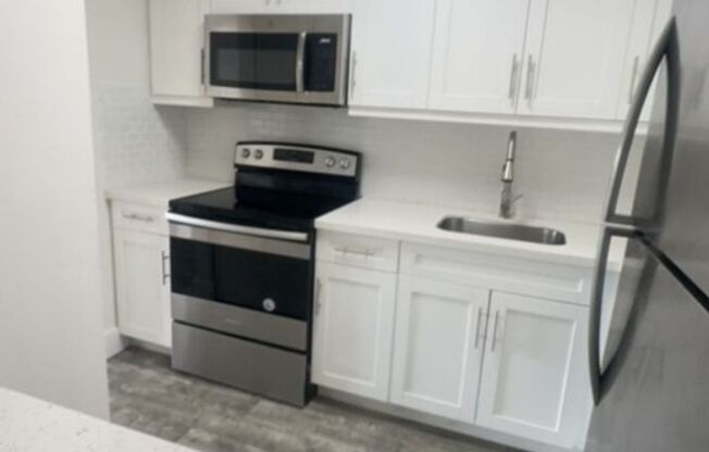 220 SW 17 Ct