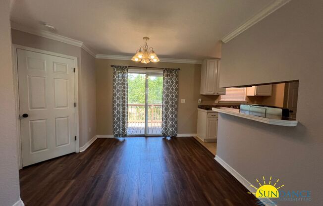 Charming 3-Bedroom Home with Solar Panels in Crestview!