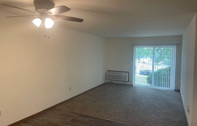 3 beds, 1 bath, 1,040 sqft, $1,800, Unit 3156-105